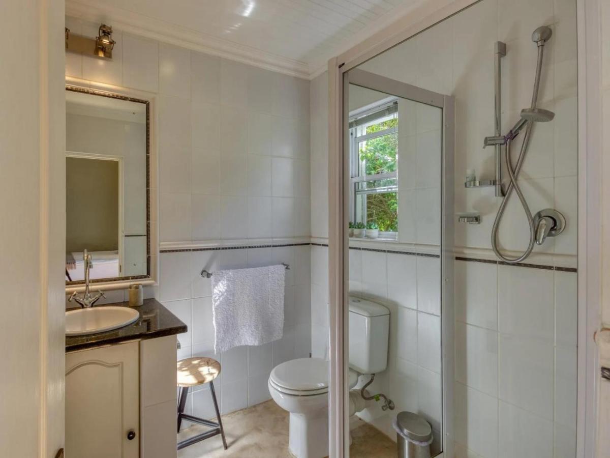 Explorer Guesthouse Somerset West Ruang foto
