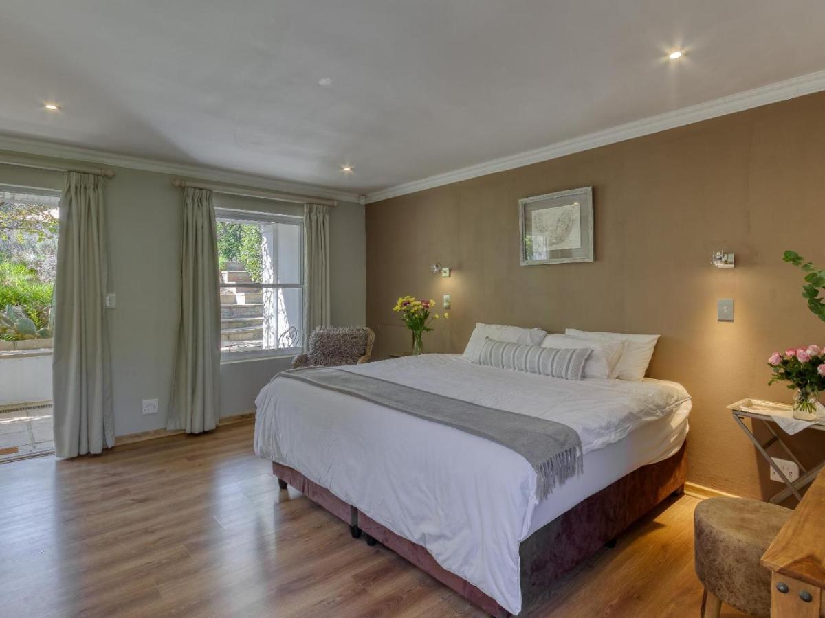 Explorer Guesthouse Somerset West Bagian luar foto